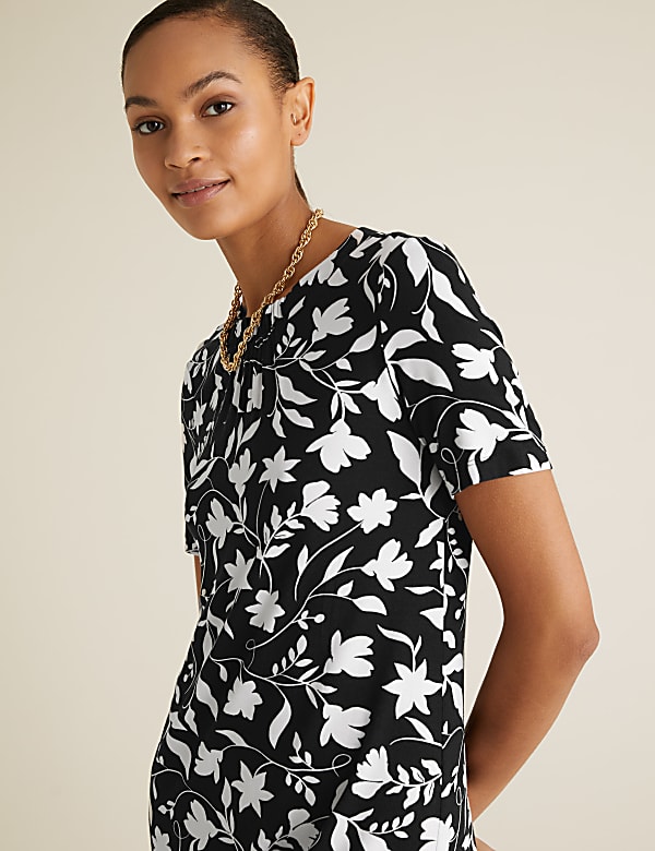Floral Round Neck Swing Dress