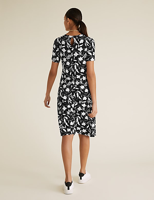 Floral Round Neck Swing Dress