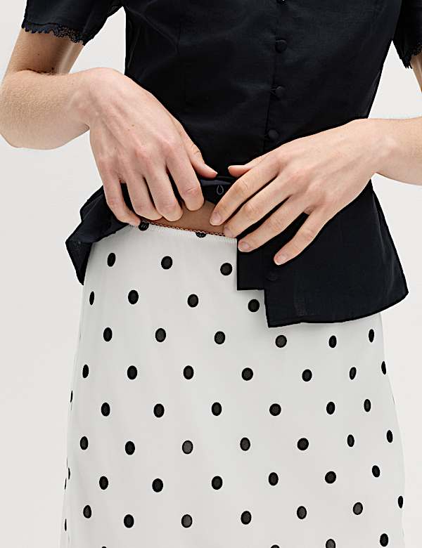 Knielange rok met stippenpatroon - BE