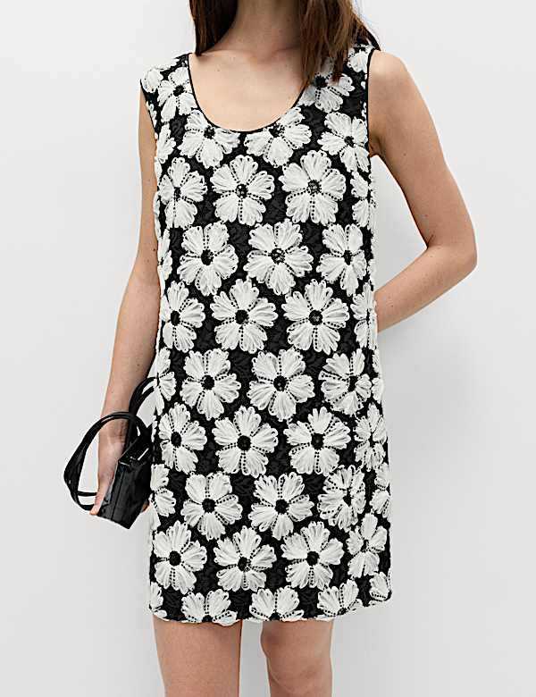 Floral Scoop Neck Mini Shift Dress - SK