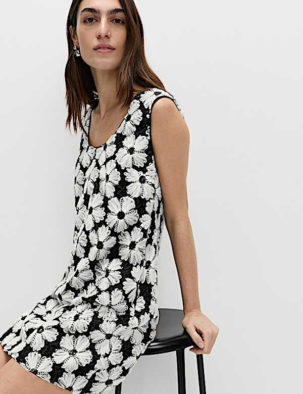 Floral Scoop Neck Mini Shift Dress - SK