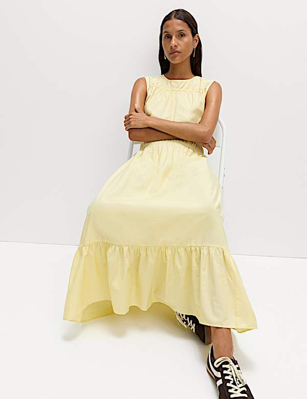 light green wrap dress Aelia Ruched Hardware Detail Cut-Out Midaxi Dress in Olive Green main image 0