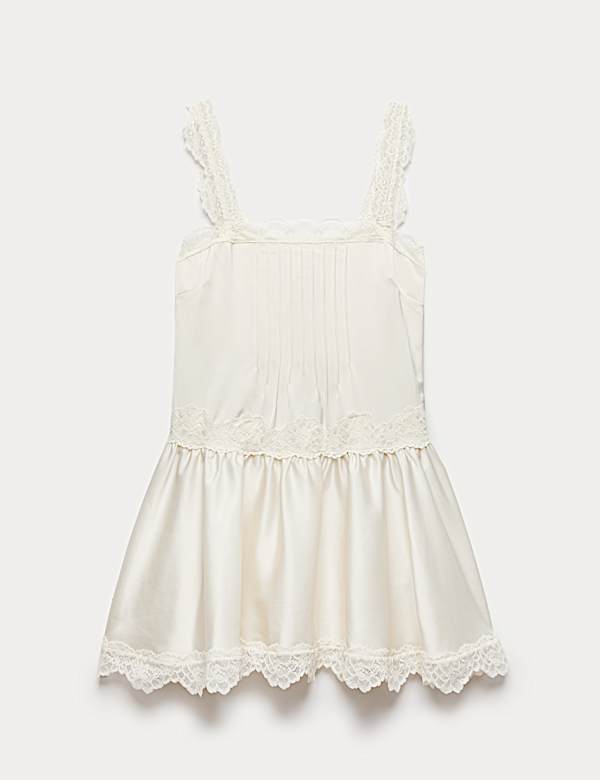 Robe patineuse coupe courte en satin &agrave; empi&egrave;cement en dentelle - CH