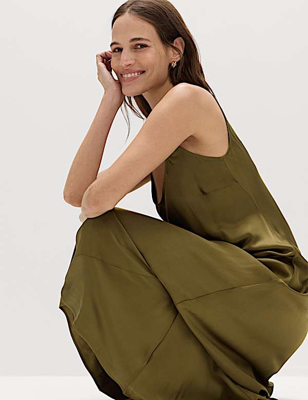 Midaxi-Tr&auml;gerkleid aus Satin mit U-Ausschnitt - DE