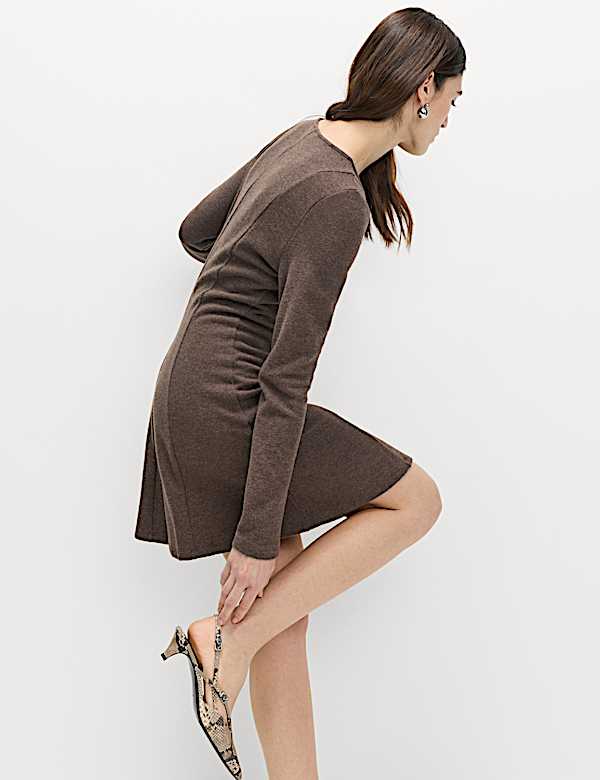 Minivestido skater de punto con cuello redondo - ES