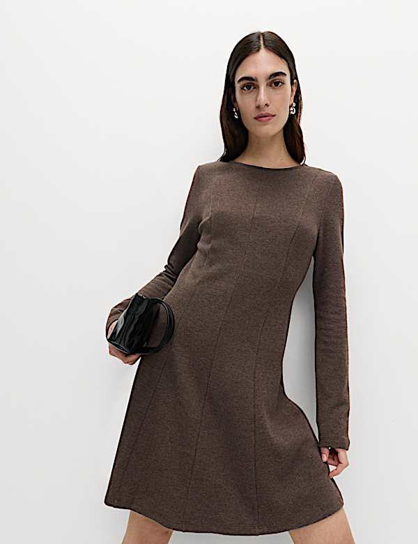 Minivestido skater de punto con cuello redondo - ES