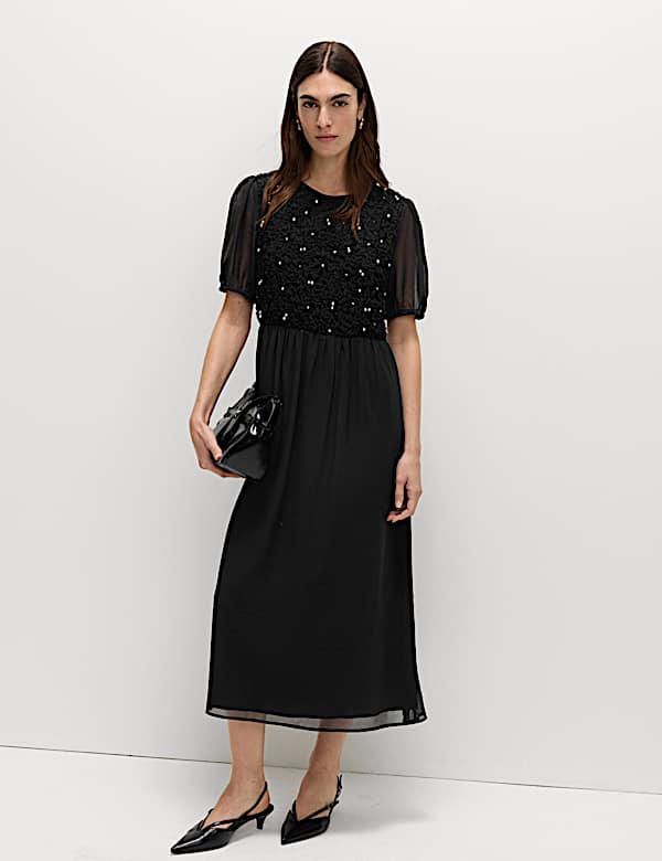 Midaxi šaty se zvýrazněným pasem a korálky Georgette - CZ