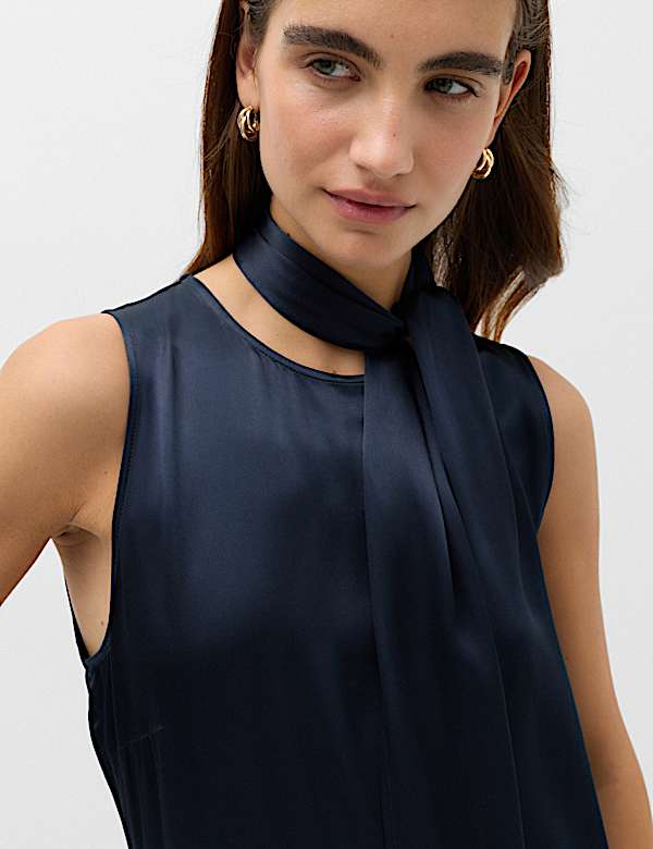Vestido columna midaxi de sat&eacute;n con detalle de bufanda - US