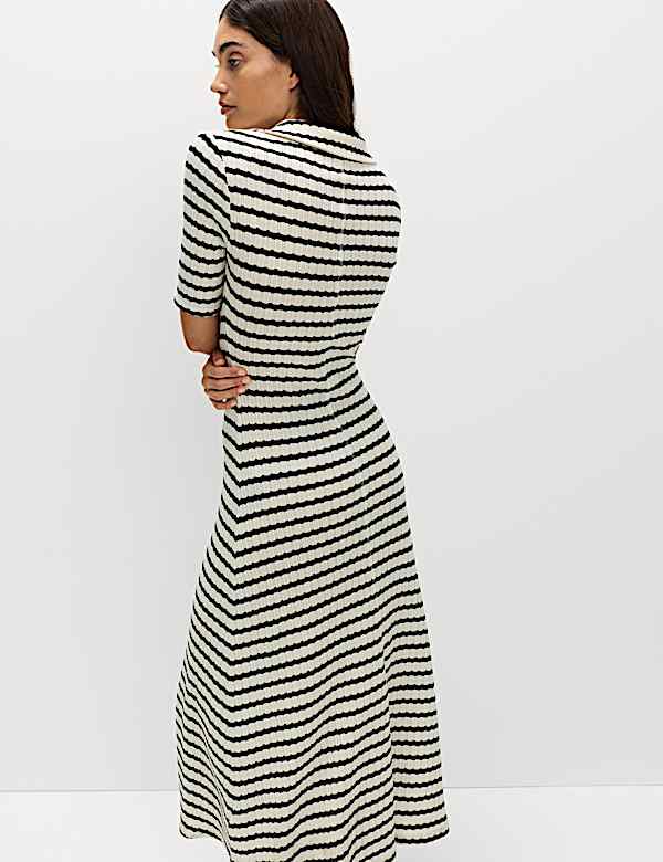 שמלת פסים מידי אסופה במותניים מבד ג'רסי עם מחשוף וי - IL