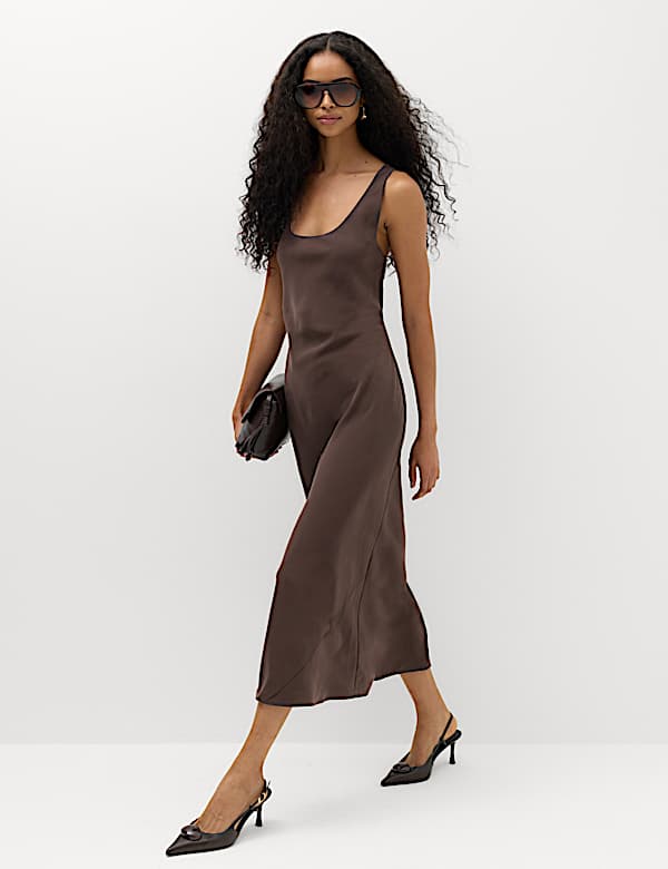 Fond de robe long &agrave; d&eacute;collet&eacute; rond - LU