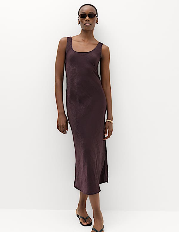 Gaun Slip Midi Satin Leher U Rendah - ID