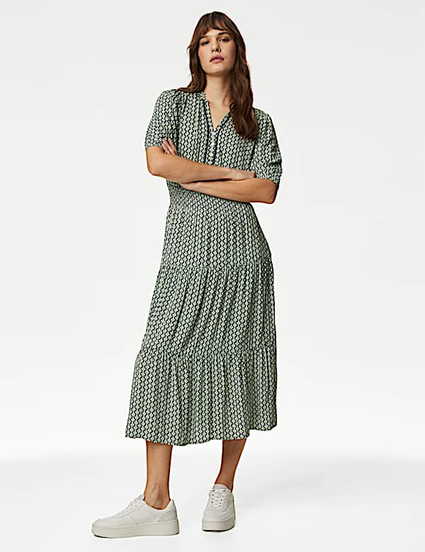 Printed V-Neck Shirred Midi Waisted Dress - US