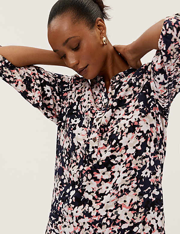 Printed Round Neck Knee Length Shift Dress