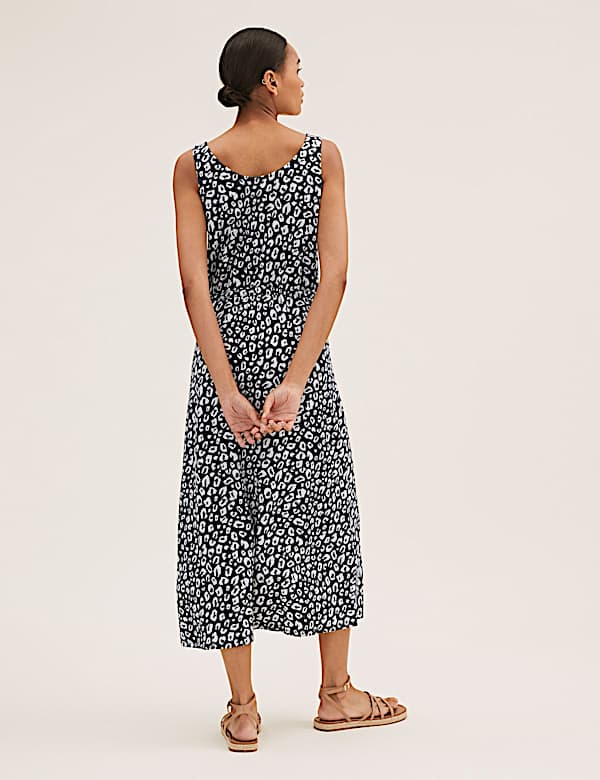Tailliertes Midi-Kleid mit hohem Leinenanteil und Muster - AT