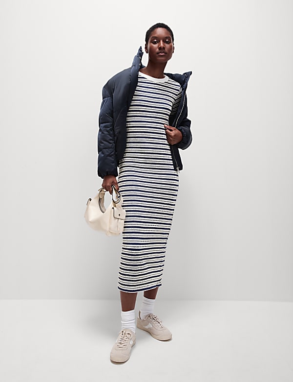 Vestido columna a media pierna de rayas con algod&oacute;n - ES