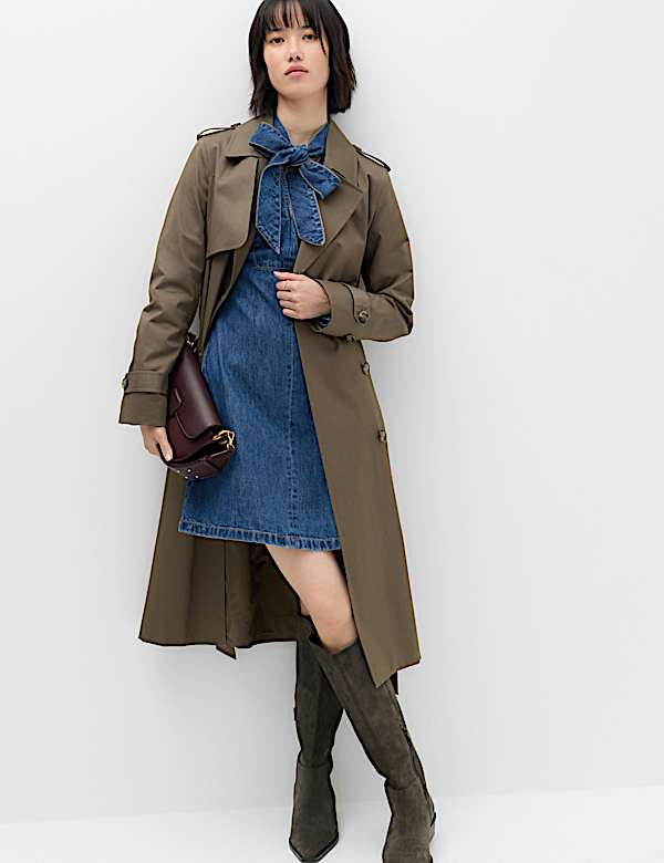 Robe ample coupe courte en jean avec encolure &agrave; nouer - CH