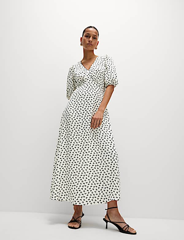 Robe midi &agrave; manches bouffantes et col en V avec imprim&eacute; - FR