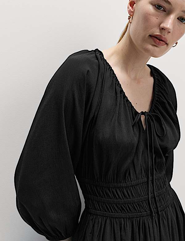 שמלה אסופה במותניים באורך מידי עם עיטור קשירה וצווארון וי - IL