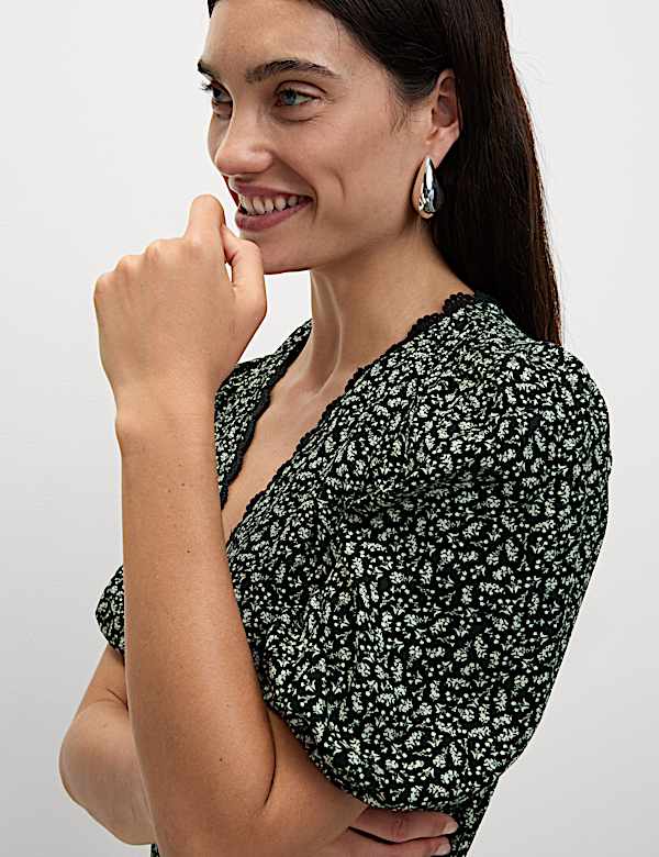 שמלת תה מידי בהדפס עם צווארון וי - IL