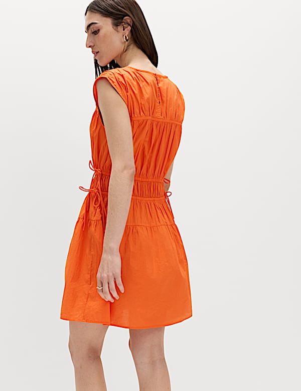 Robe coupe courte 100 % coton &agrave; taille ajust&eacute;e et d&eacute;tail nou&eacute; - CH