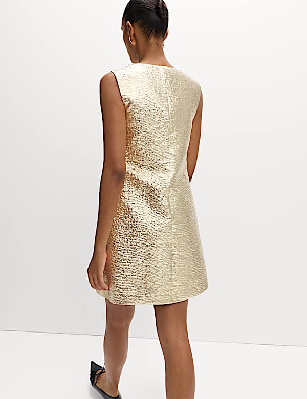 Rechte mini-jurk met V-hals en gouden jacquard - NL