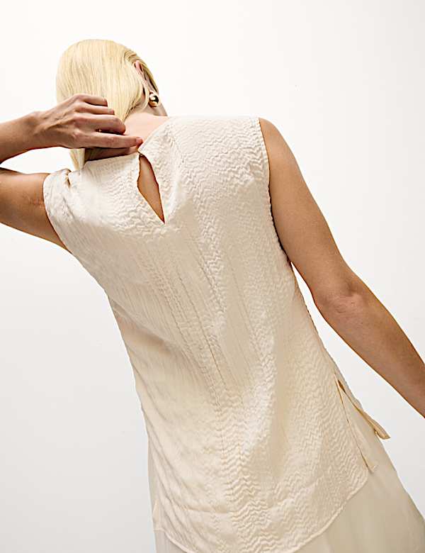 Plisse Round Neck Top