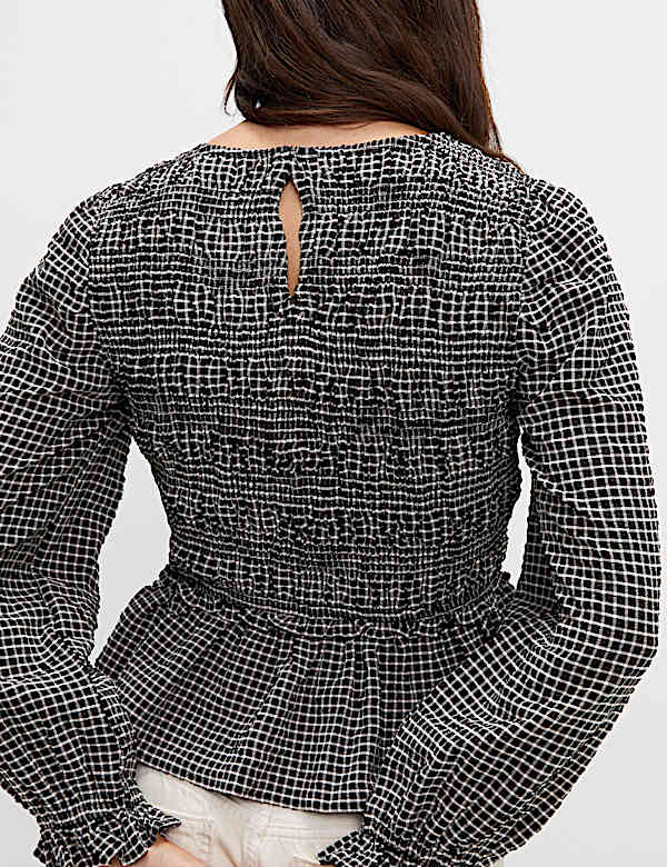 Crew Neck Shirred Checked Blouse
