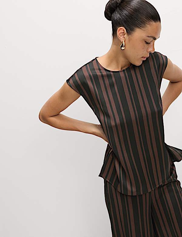 Plisse Striped Round Neck Sleeveless Top