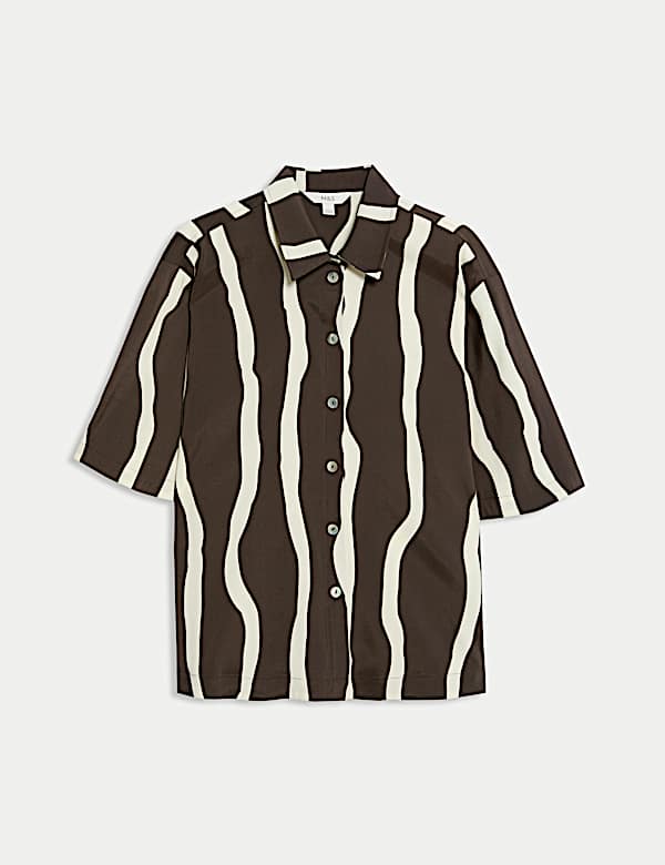 חולצת ריזורט אוברסייז בהדפס עם צווארון - IL