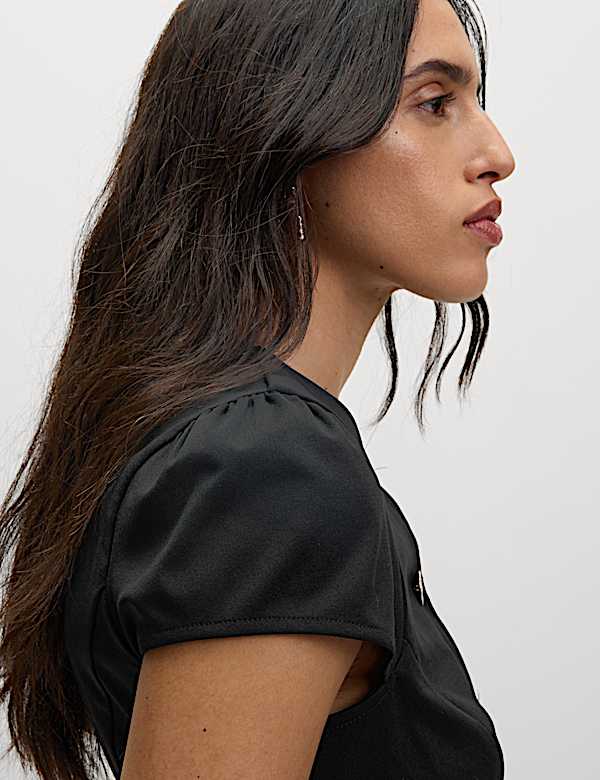 Τοπ με κοντά μανίκια και κουμπιά σε όλο το μήκος - GR