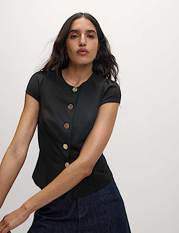 Τοπ με κοντά μανίκια και κουμπιά σε όλο το μήκος - GR