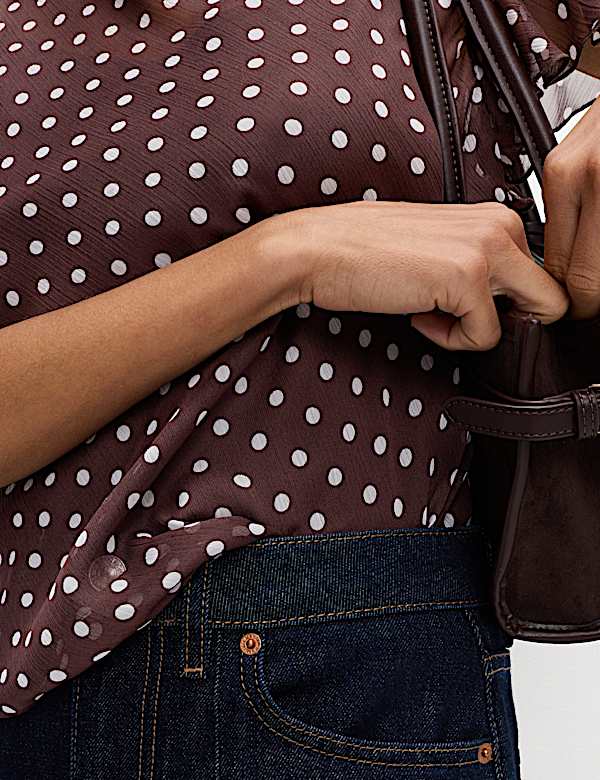 Top à manches volantées, col bénitier et motif pois - CH