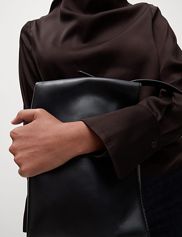 חולצה עם צווארון נשפך - IL