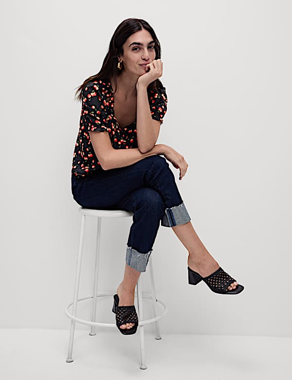 Printed Square Neck Puff Sleeve Blouse