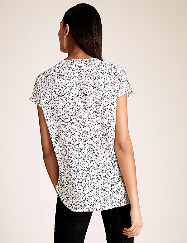 Leaf Print V-Neck Sleeveless Shell Top