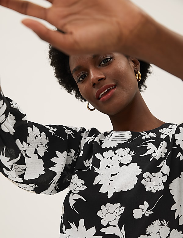 Floral Round Neck Long Sleeve Blouse