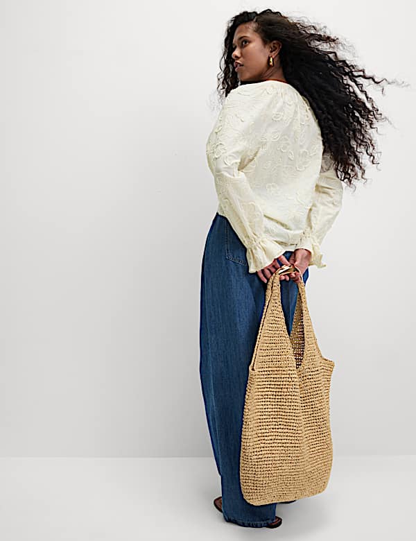 Zuiver katoenen blouse met strikkraag en applicatie - NL