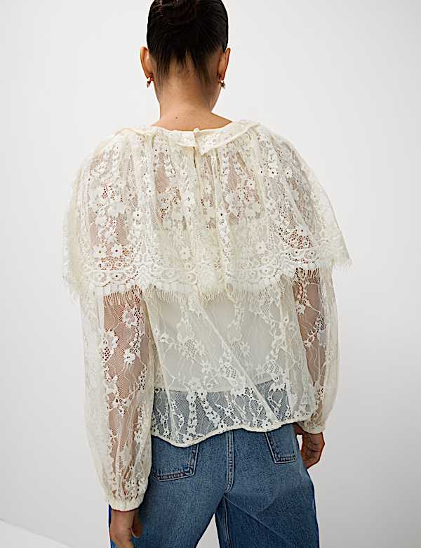 Bluse mit Spitze und rundem Ausschnitt - DE