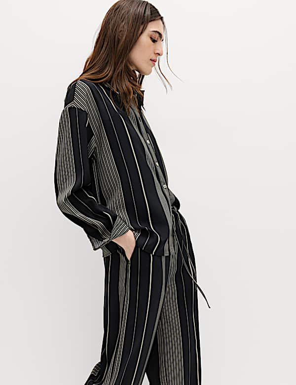 חולצת פסים עם צווארון וכפתורים לכל האורך - IL