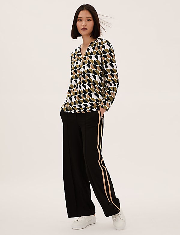 Geometric V-Neck Long Sleeve Popover Blouse