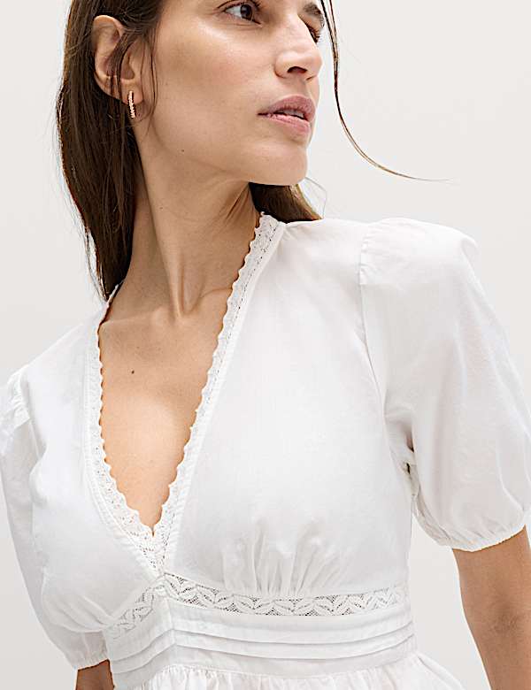 Blouse met V-hals en borduursel van zuiver katoen - BE