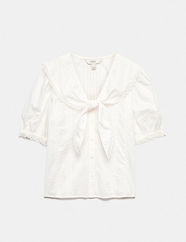 Zuiver katoenen blouse met strikdetail en broderie en bootkraag - NL