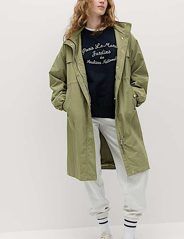 מעיל פארקה קל משקל ועמיד במים בגזרה ארוכה עם קפוצ'ון וכיסים - IL