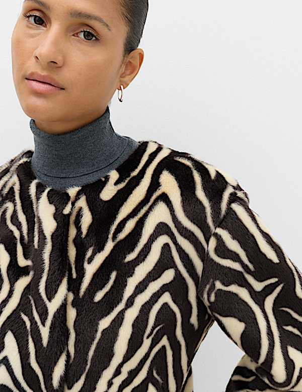 Jaket Pendek Motif Zebra Bulu Imitasi - ID