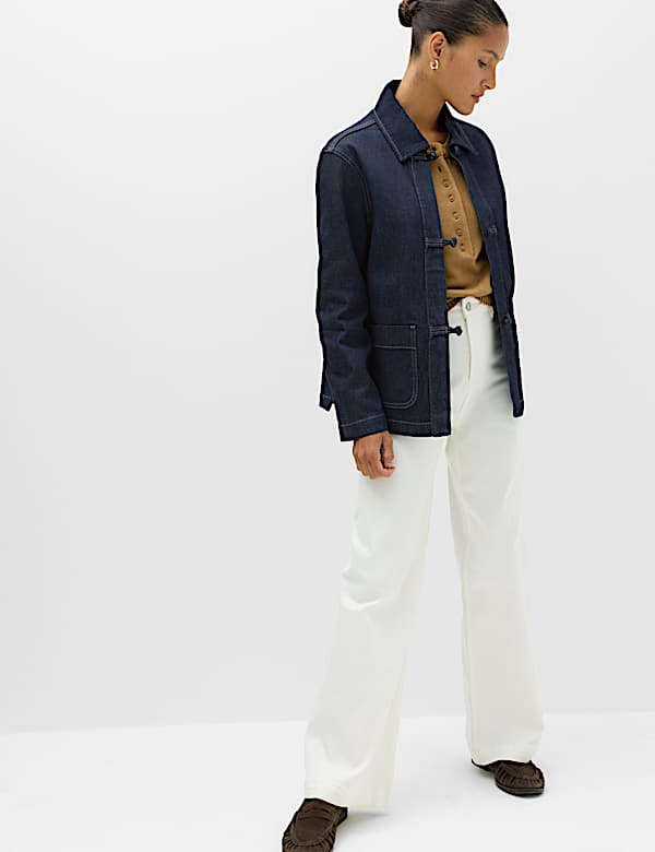 Chaqueta denim de mezcla de lyocell y algod&oacute;n con nudo en la parte delantera - US