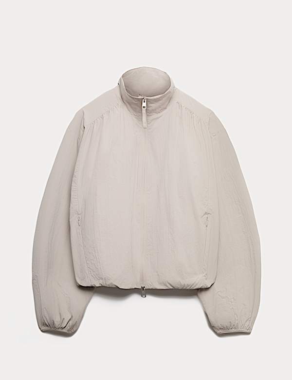 Jaket Ringan Detail Kerutan Berleher Tinggi Stormwear&trade; - ID