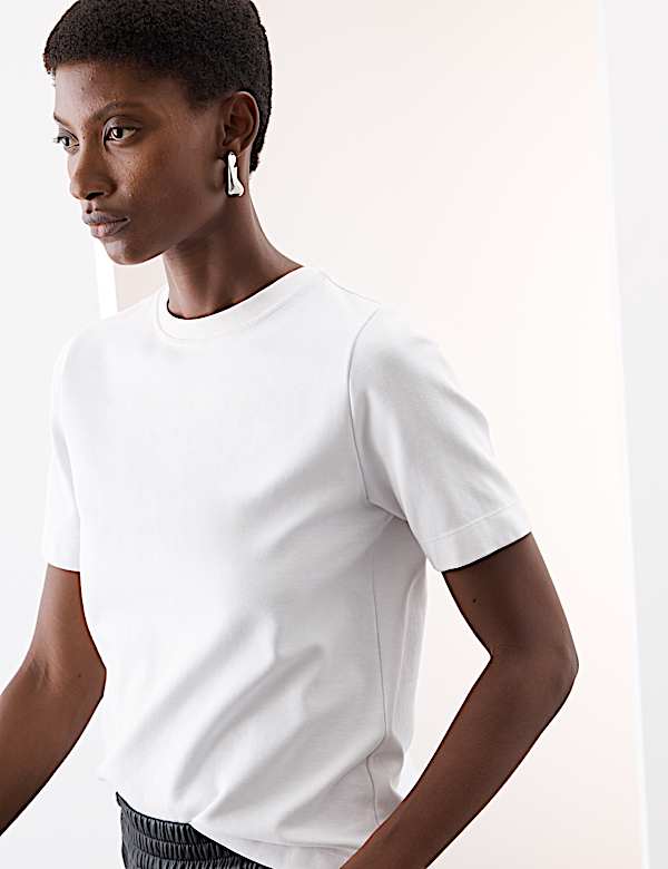 T-Shirt με κλειστή στρογγυλή λαιμόκοψη και υψηλή περιεκτικότητα σε βαμβάκι - GR