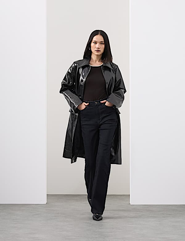 חולצת טי בגזרה צרה מבד ג'רסי עם קונטרסט - IL