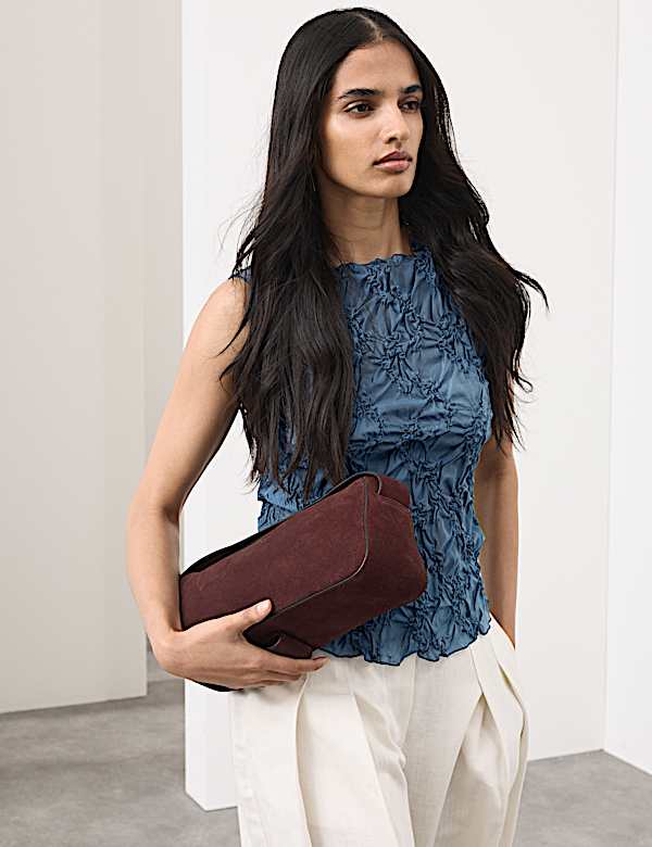 Strukturiertes Tr&auml;geroberteil mit hohem Lyocellanteil - AT