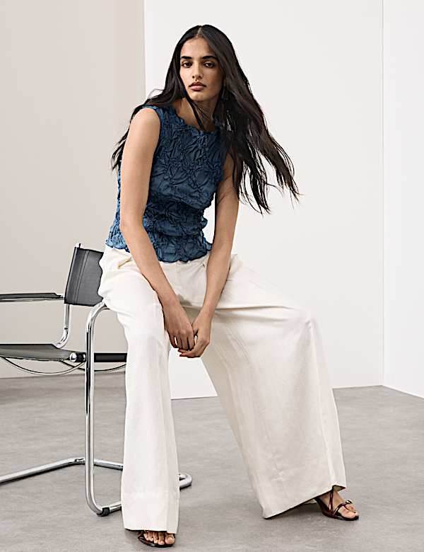 Strukturiertes Tr&auml;geroberteil mit hohem Lyocellanteil - AT